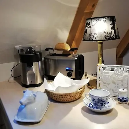 Charmantes Ferienhaus Mit Gartenoase *