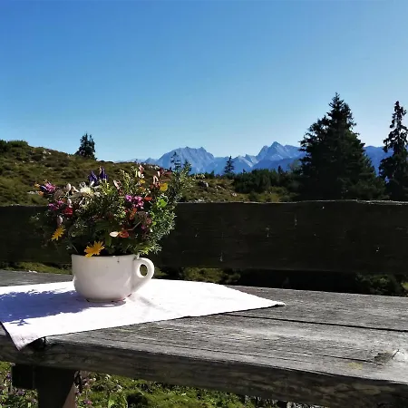 Charmantes Ferienhaus Mit Gartenoase Apartamento