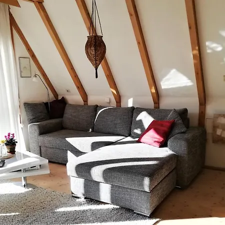 Charmantes Ferienhaus Mit Gartenoase *