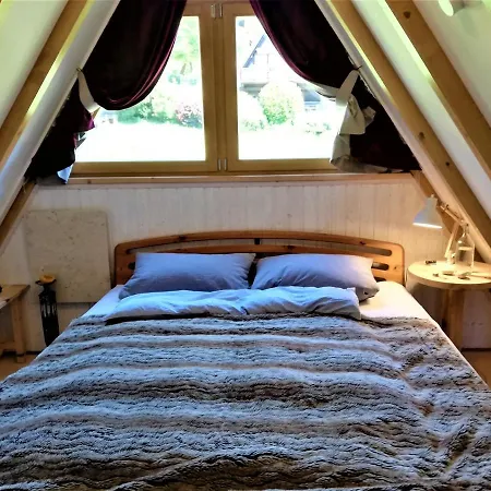 Apartamento Charmantes Ferienhaus Mit Gartenoase Siegsdorf